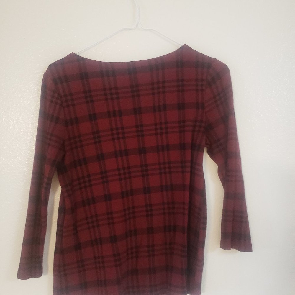 Red blouse - Picture 3 of 3